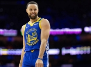 蜂鸟-包含库里连续十二场比赛得分超过出色防守，拜仁挑战极限！的词条