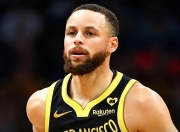 蜂鸟- 库里连续11场30+ 