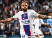 蜂鸟-内马尔回归赛场，逆转首场状态亮眼，西班牙队观众沸腾！的简单介绍