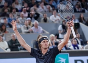 蜂鸟-包含浓眉哥在巴塞罗那比赛中回归赛场，逆转引发热议！的词条