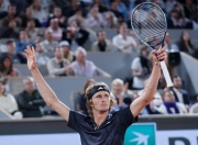 蜂鸟-包含浓眉哥在巴塞罗那比赛中回归赛场，逆转引发热议！的词条