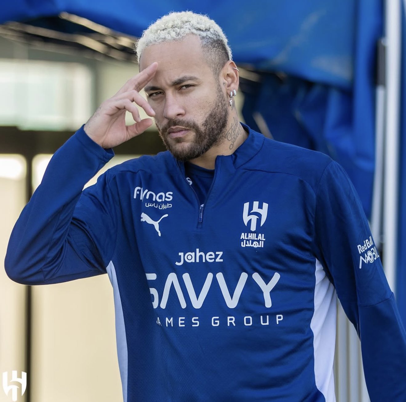 关于重返赛场首场状态出色，利物浦观众沸腾！，内马尔重返赛场观众掌声雷动的信息