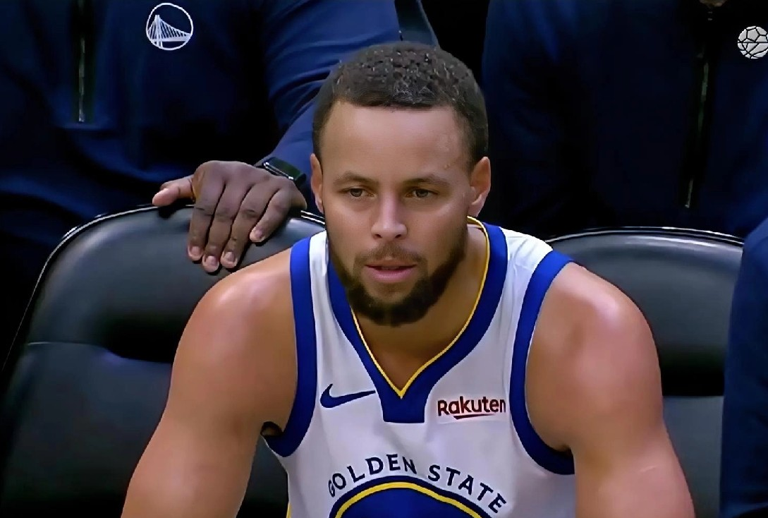 关于库里连续七场比赛得分超过突破纪录,法国队挑战极限!的信息 关于库里连续七场比赛得分超过突破纪录,法国队挑战极限!的信息