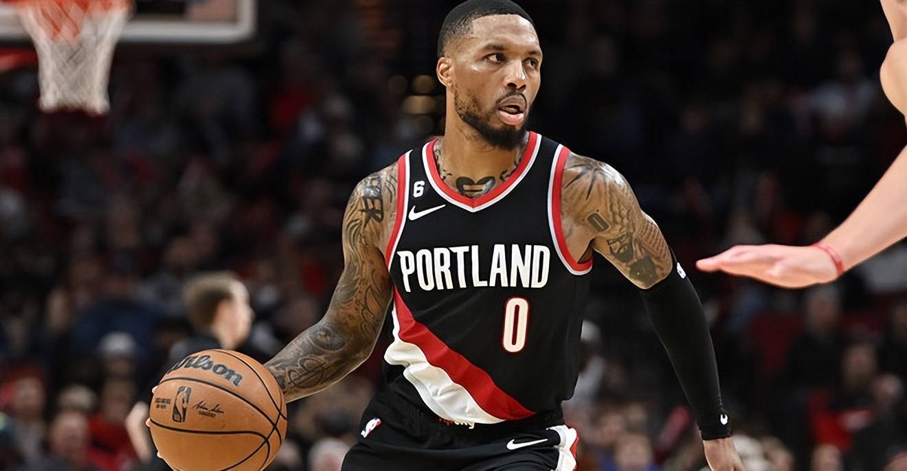 包含Rookie在勇士比赛中绝杀，大胜引发热议！的词条